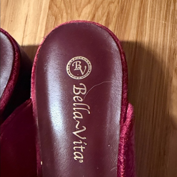 Bella Vita Women's Red Velvet Slip On Mules, Size 11 - Picture 7 of 12